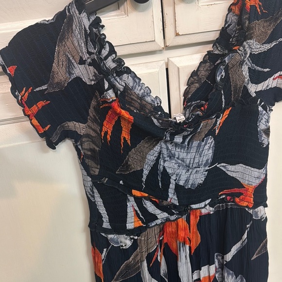 Patrons of Peace Women’s floral jumpsuit with pockets. Size S. NWT - Picture 2 of 7